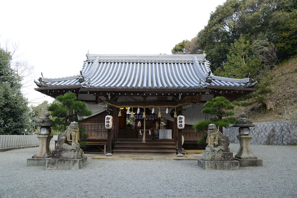 正面から見た玉祖神社