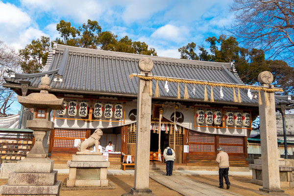 正面から見た澁川神社