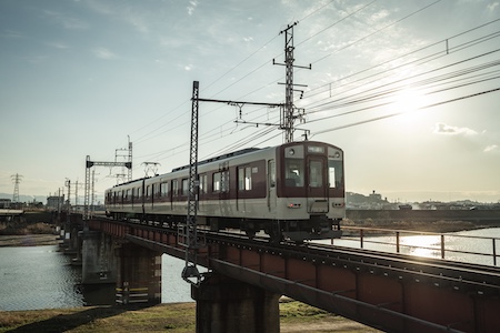 道明寺線を走る近鉄電車