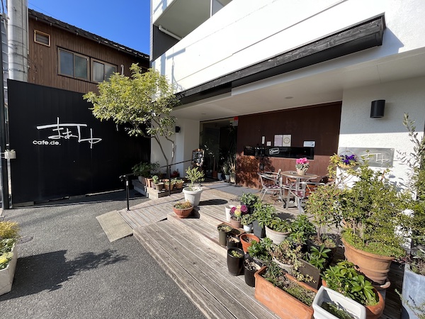 カフェ・ド・まあゆの店構え