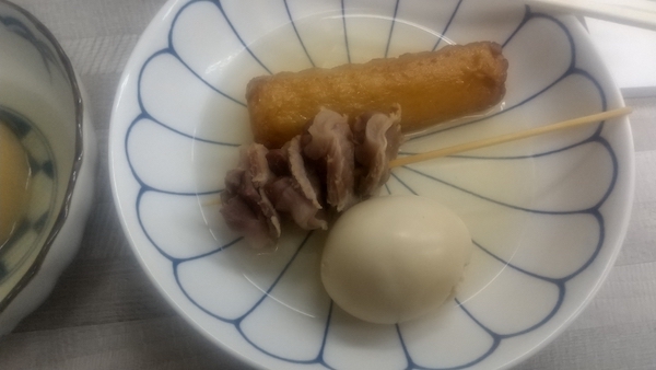 おでんとホルモン煮 須磨のホルモンとゆで卵など