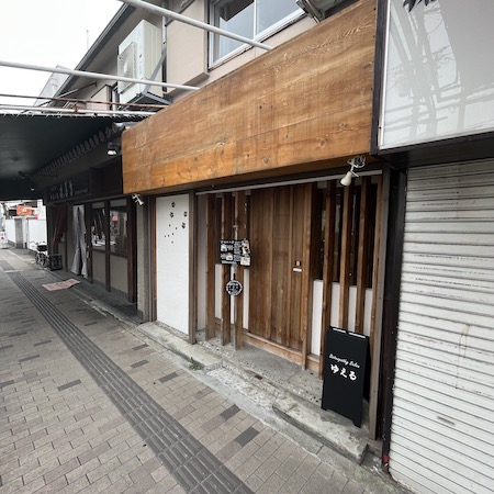 Cafe こころの店構え。まだ看板などはまだっぽいですね。